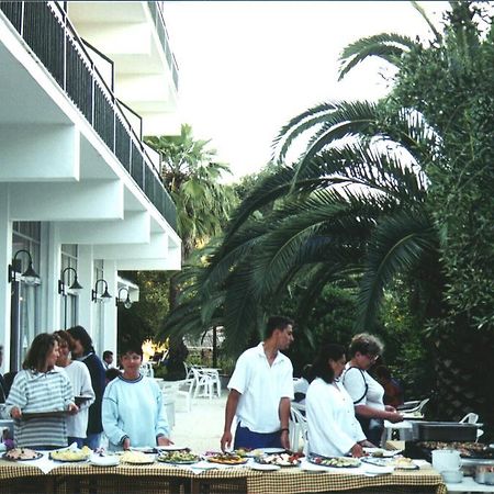 Ipsos Beach Hotel Esterno foto