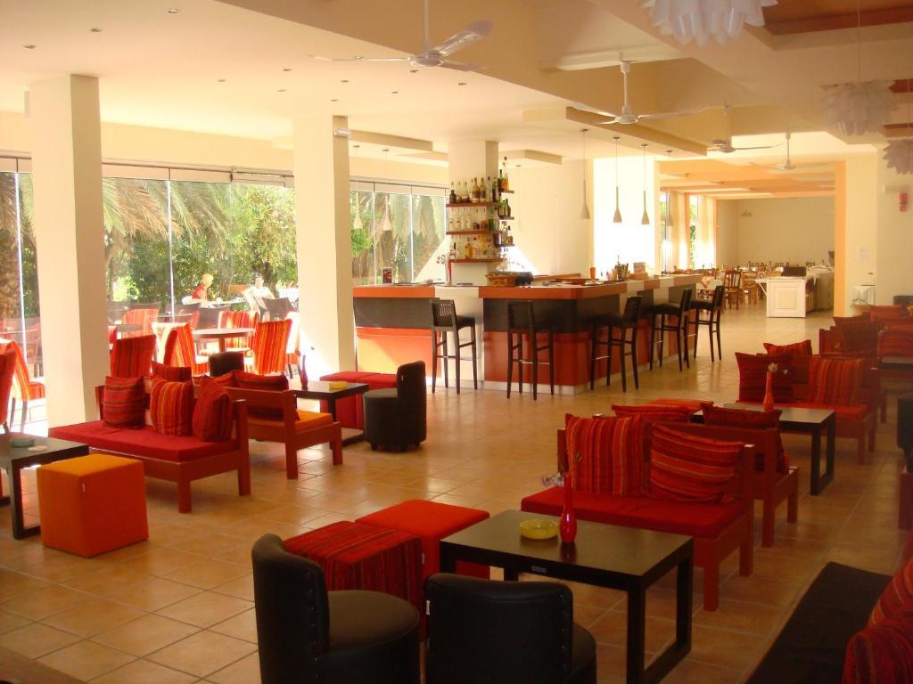 Ipsos Beach Hotel Esterno foto