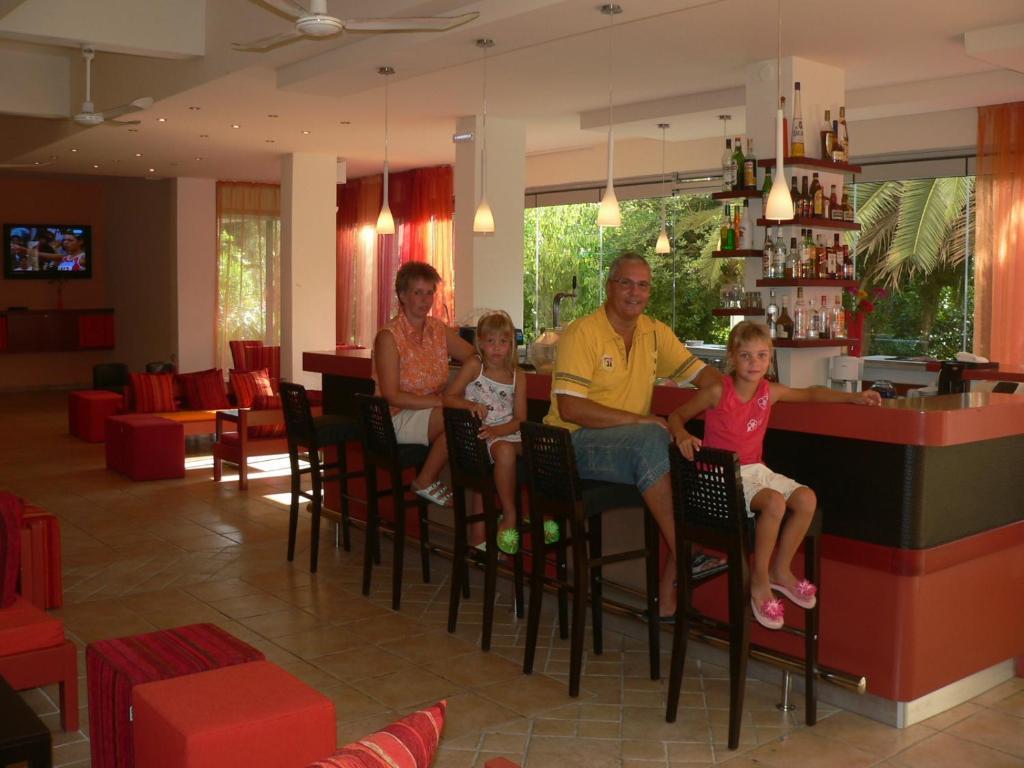 Ipsos Beach Hotel Esterno foto