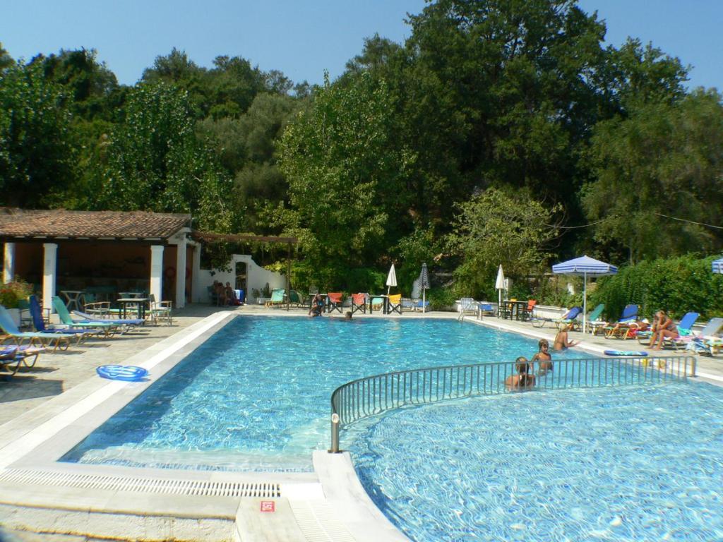 Ipsos Beach Hotel Esterno foto