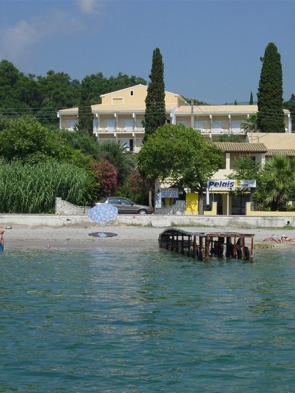 Ipsos Beach Hotel Esterno foto