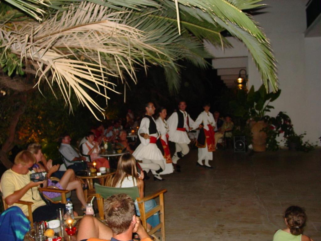 Ipsos Beach Hotel Esterno foto