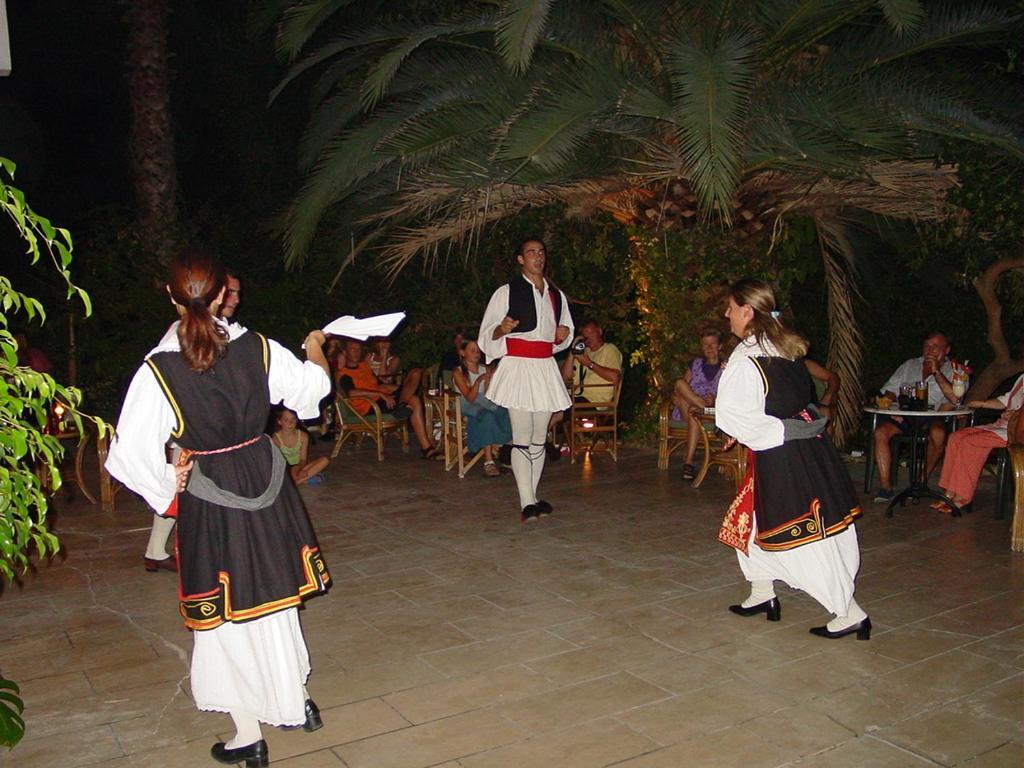 Ipsos Beach Hotel Esterno foto