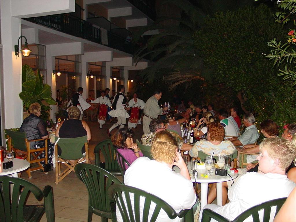 Ipsos Beach Hotel Esterno foto