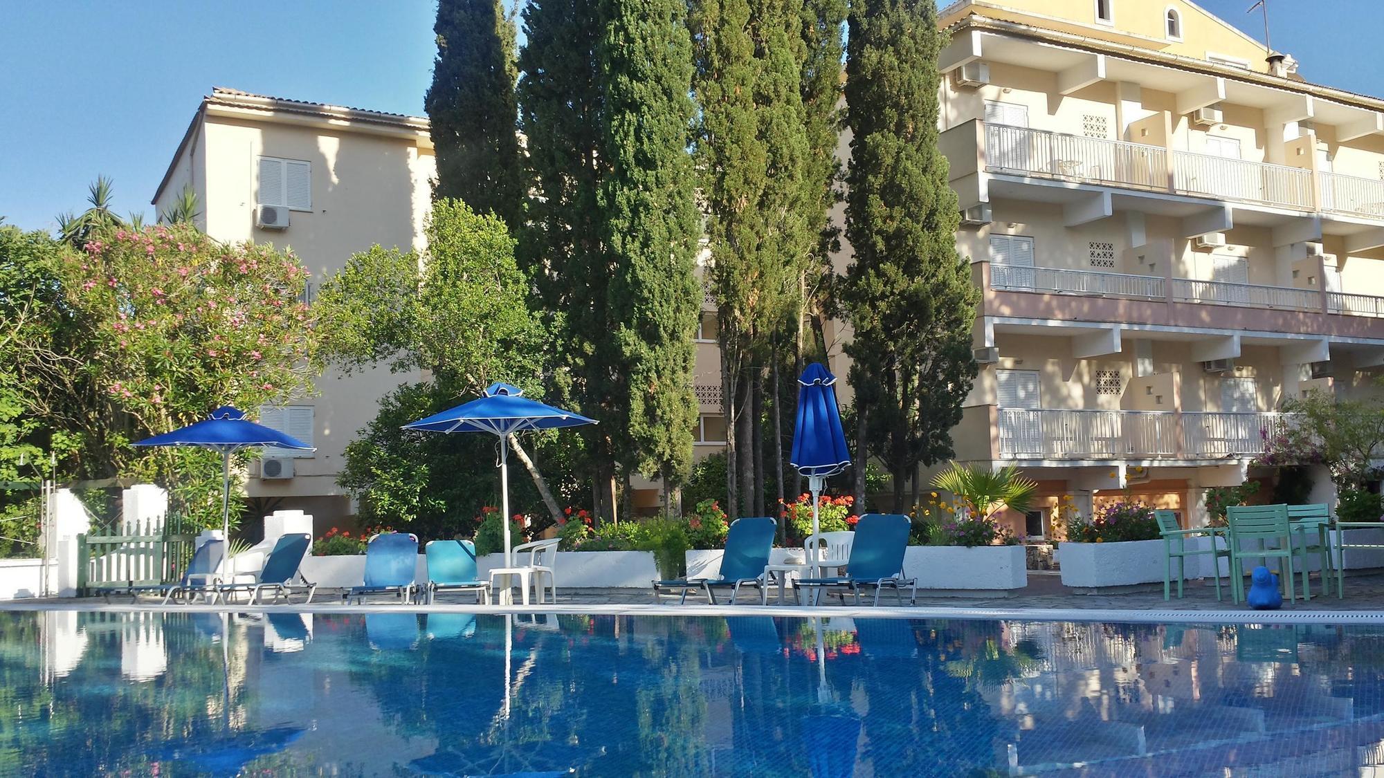 Ipsos Beach Hotel Esterno foto