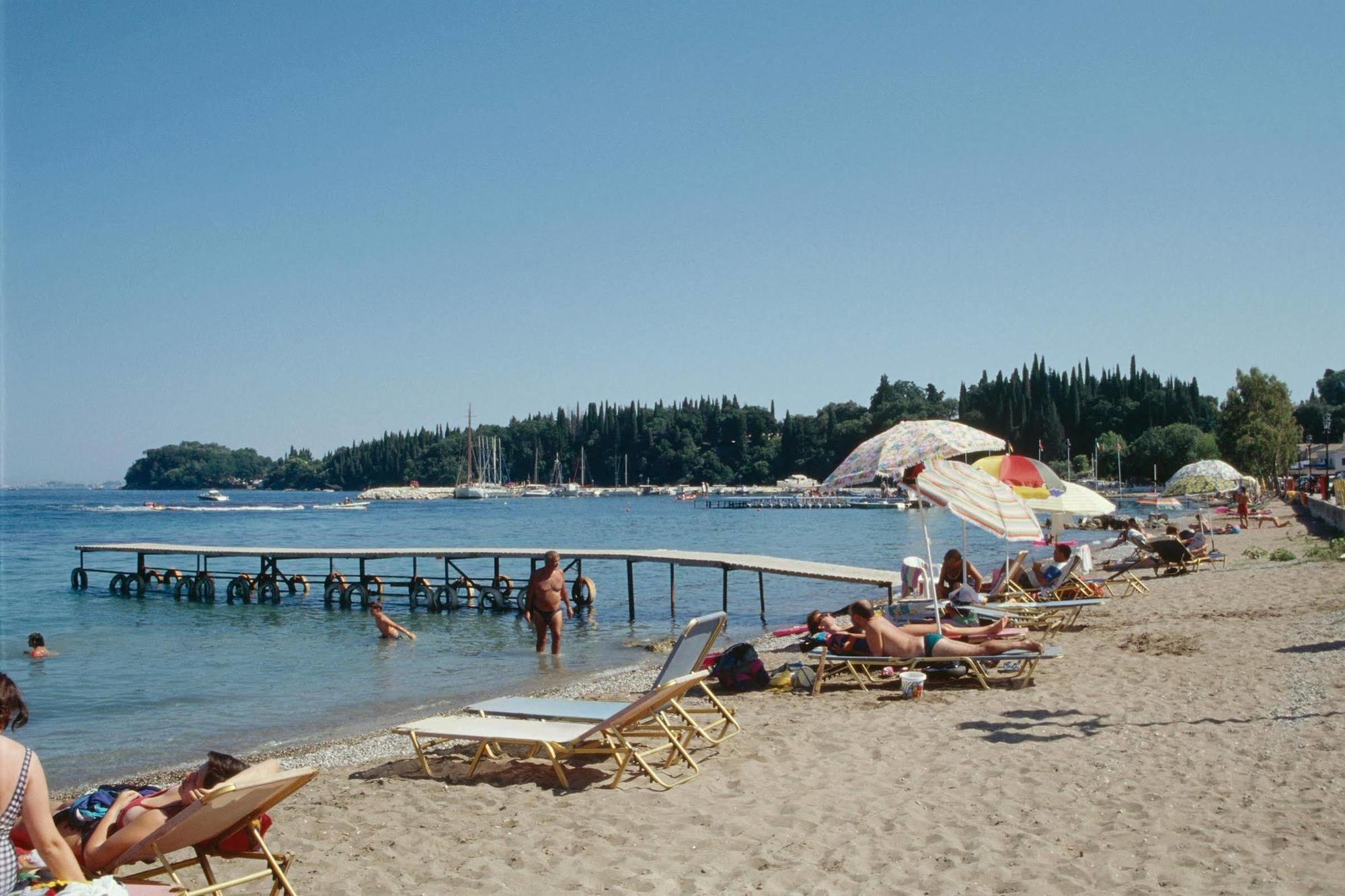 Ipsos Beach Hotel Esterno foto